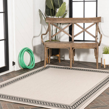 Lucia Classic Diamond Border Indoor/outdoor Area Rug